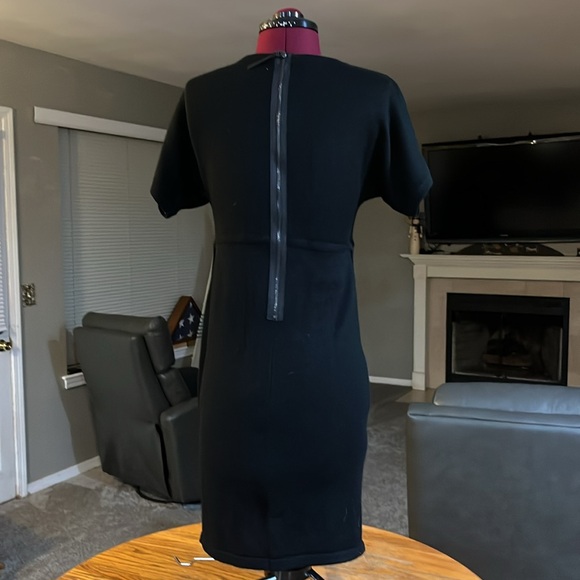 Ladies dress - Picture 3 of 3